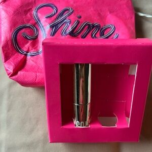 Beautycounter travel mascara with makeup pouch